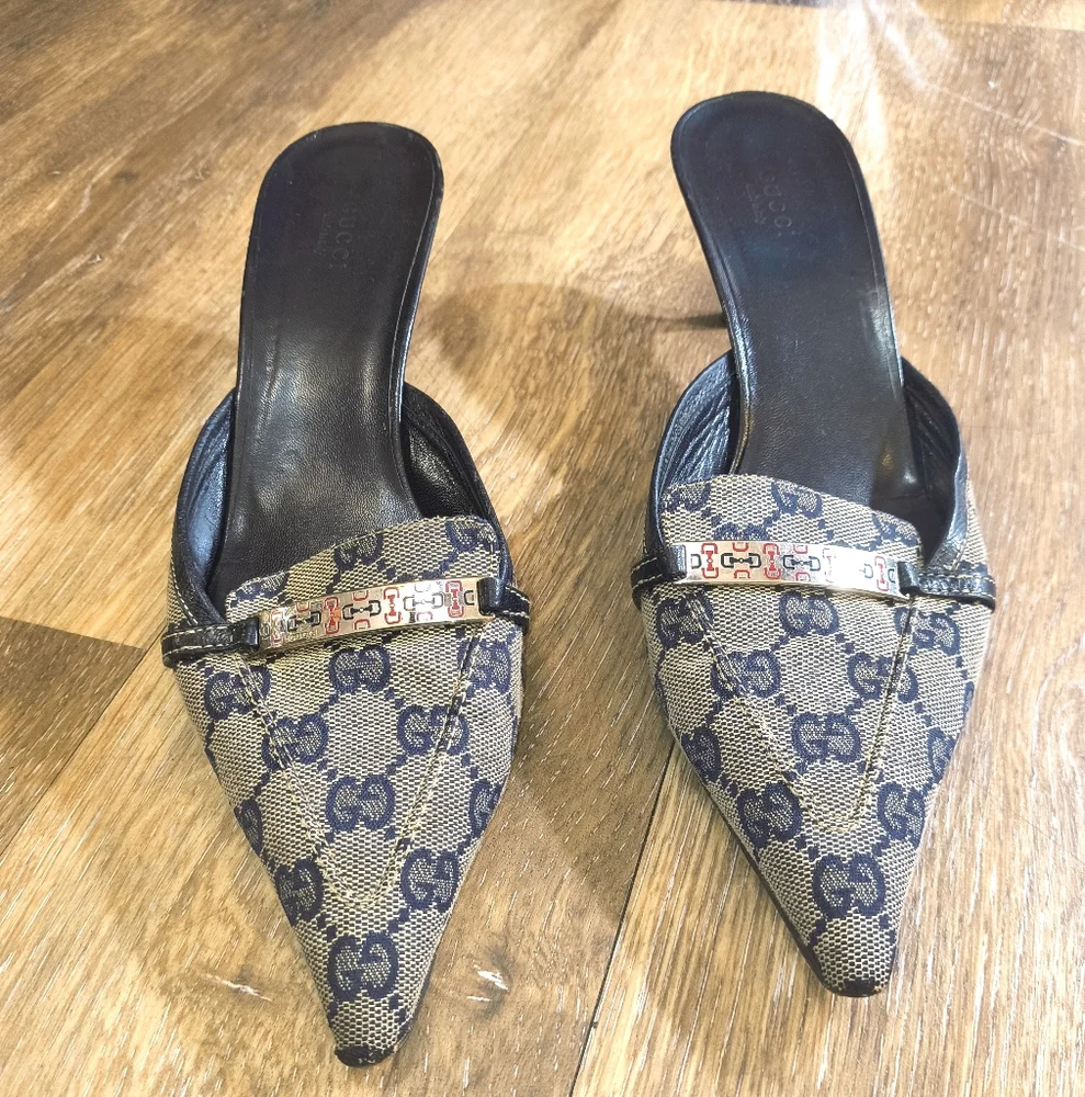 Gucci - Vintage Monogram Printed Mules - Size 9B - Excellent Price Limited Time - Picture 6 of 17